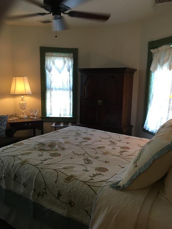 Parsonage Inn Bed And Breakfast 세인트 마이클스 외부 사진