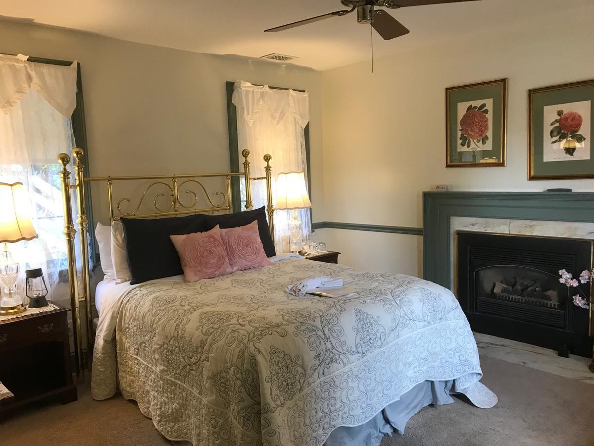 Parsonage Inn Bed And Breakfast 세인트 마이클스 외부 사진