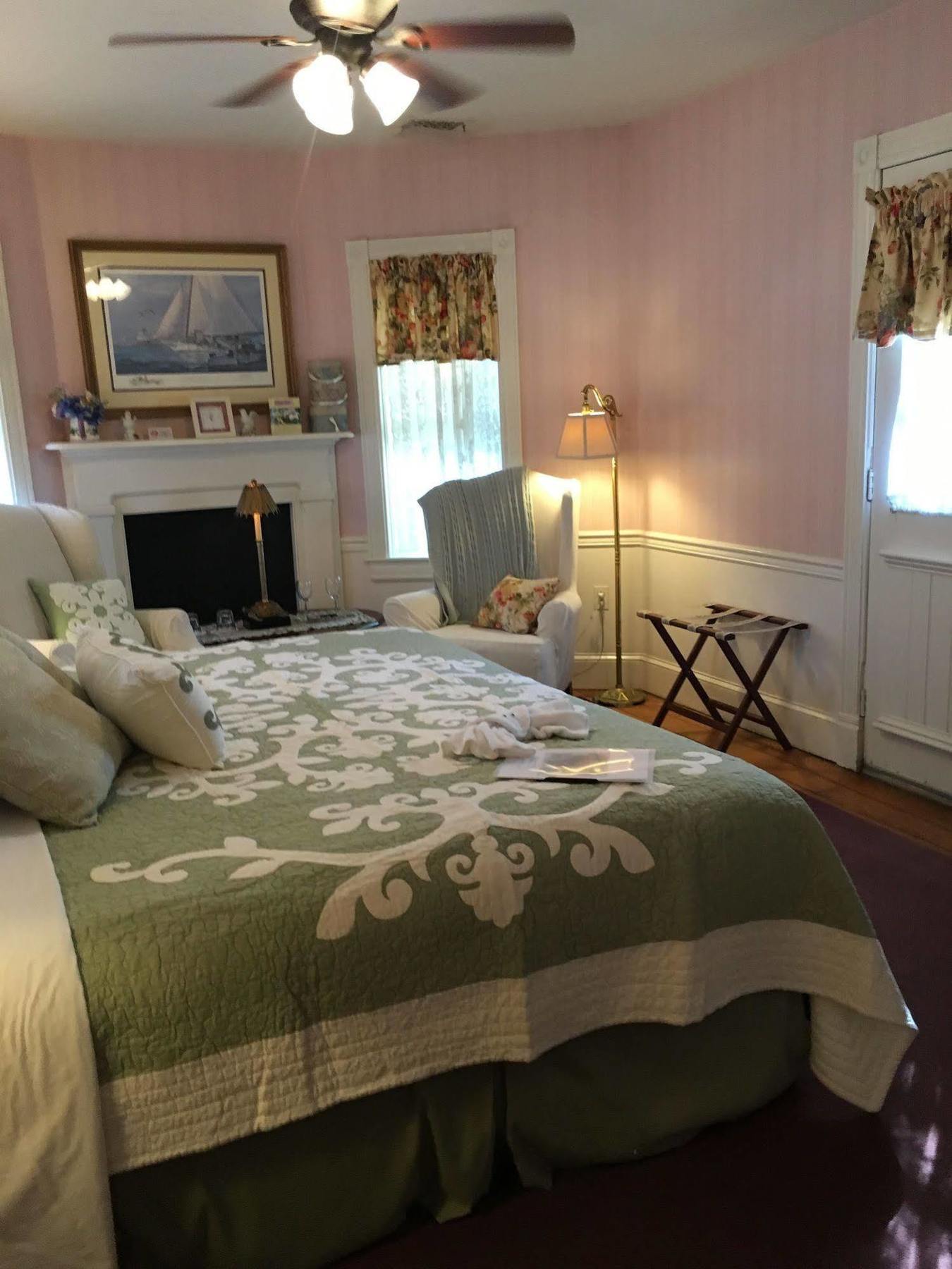 Parsonage Inn Bed And Breakfast 세인트 마이클스 외부 사진