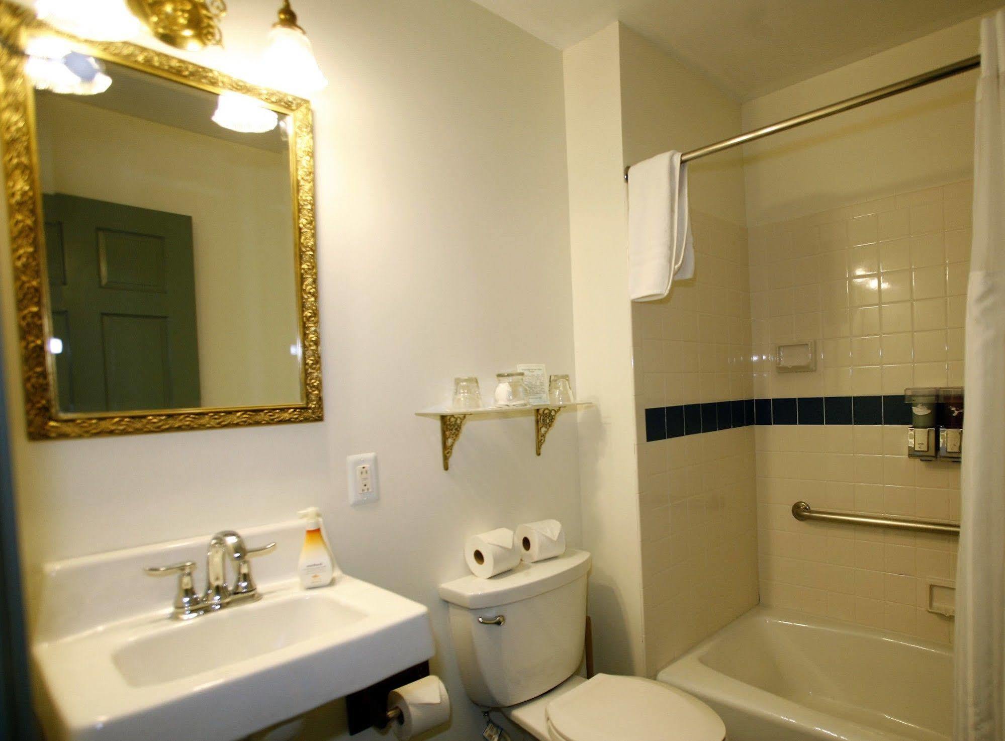 Parsonage Inn Bed And Breakfast 세인트 마이클스 외부 사진