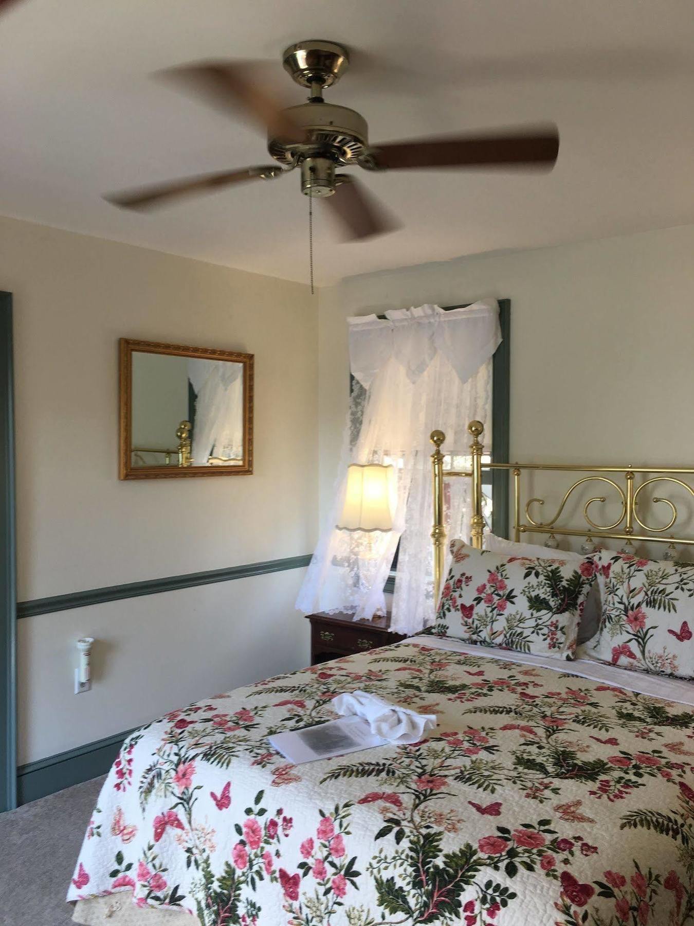 Parsonage Inn Bed And Breakfast 세인트 마이클스 외부 사진